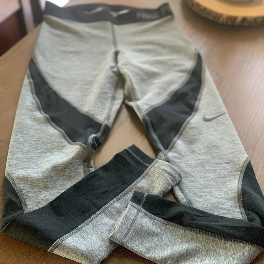 NWT Nike Pro Hyperwarm Leggings